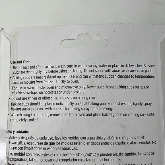 Wilton Heart Shaped Silicone Baking Cups - Picture 4 of 4